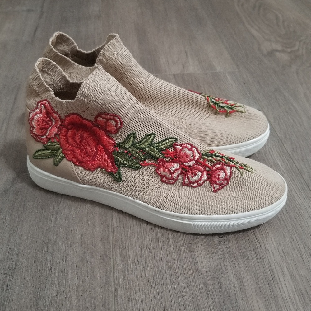 Steve Madden slip on sneakers